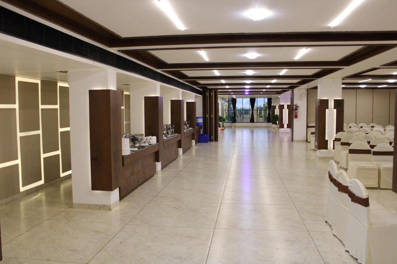 Hotel The Grand Piano - Best Business Hotel In Patan Exterior foto