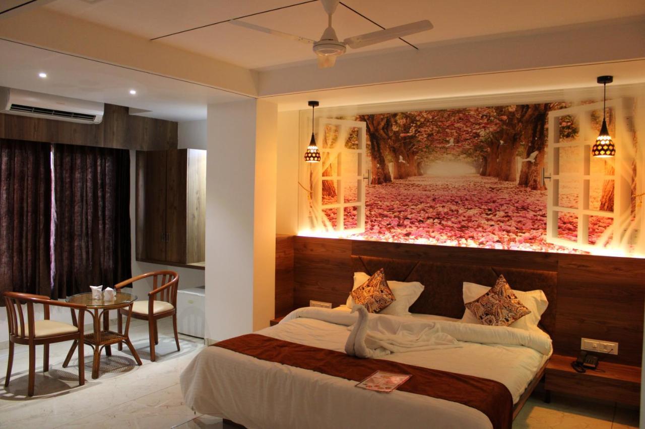Hotel The Grand Piano - Best Business Hotel In Patan Exterior foto