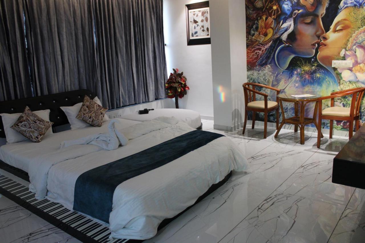 Hotel The Grand Piano - Best Business Hotel In Patan Exterior foto