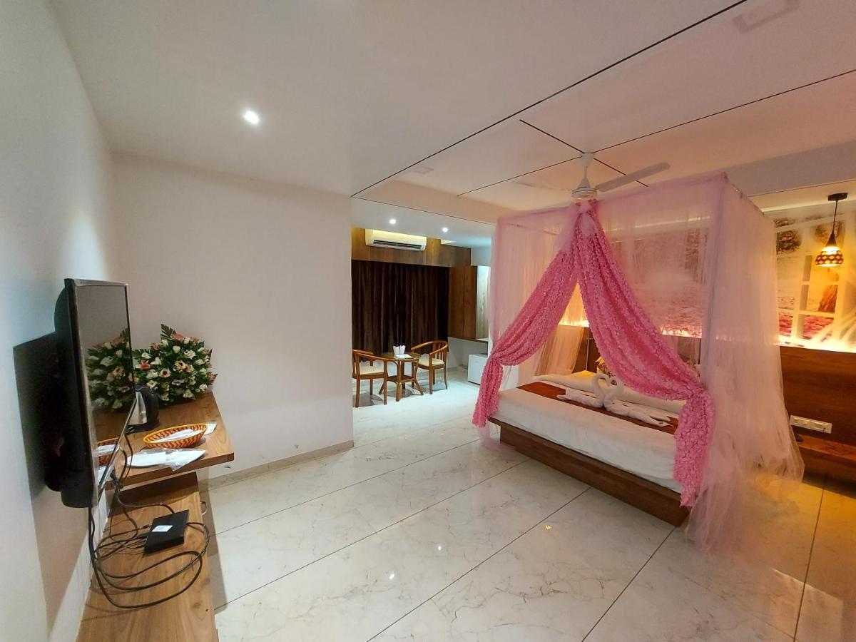 Hotel The Grand Piano - Best Business Hotel In Patan Exterior foto