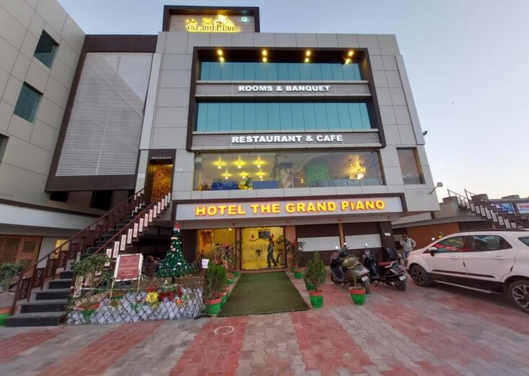 Hotel The Grand Piano - Best Business Hotel In Patan Exterior foto