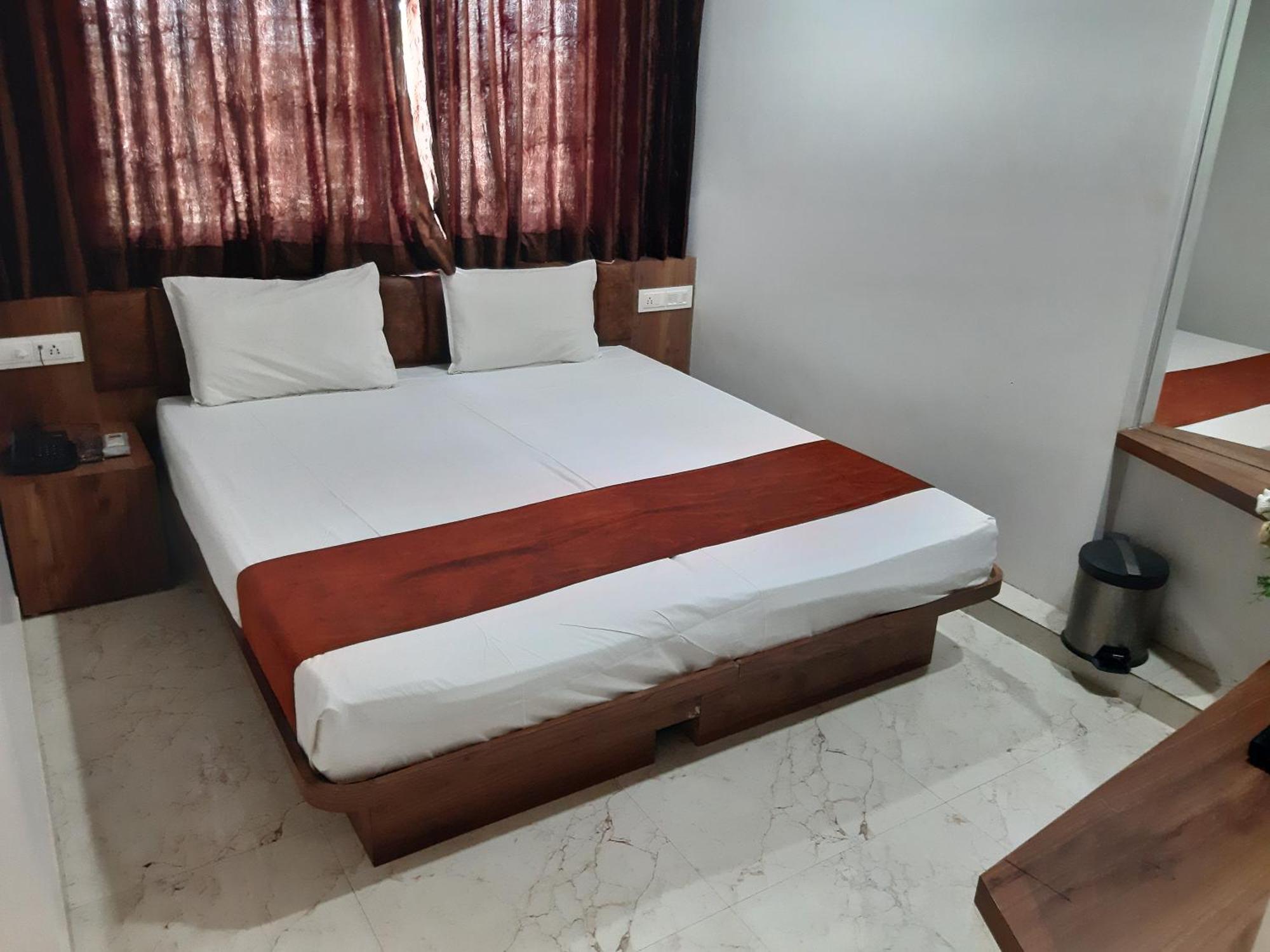 Hotel The Grand Piano - Best Business Hotel In Patan Exterior foto
