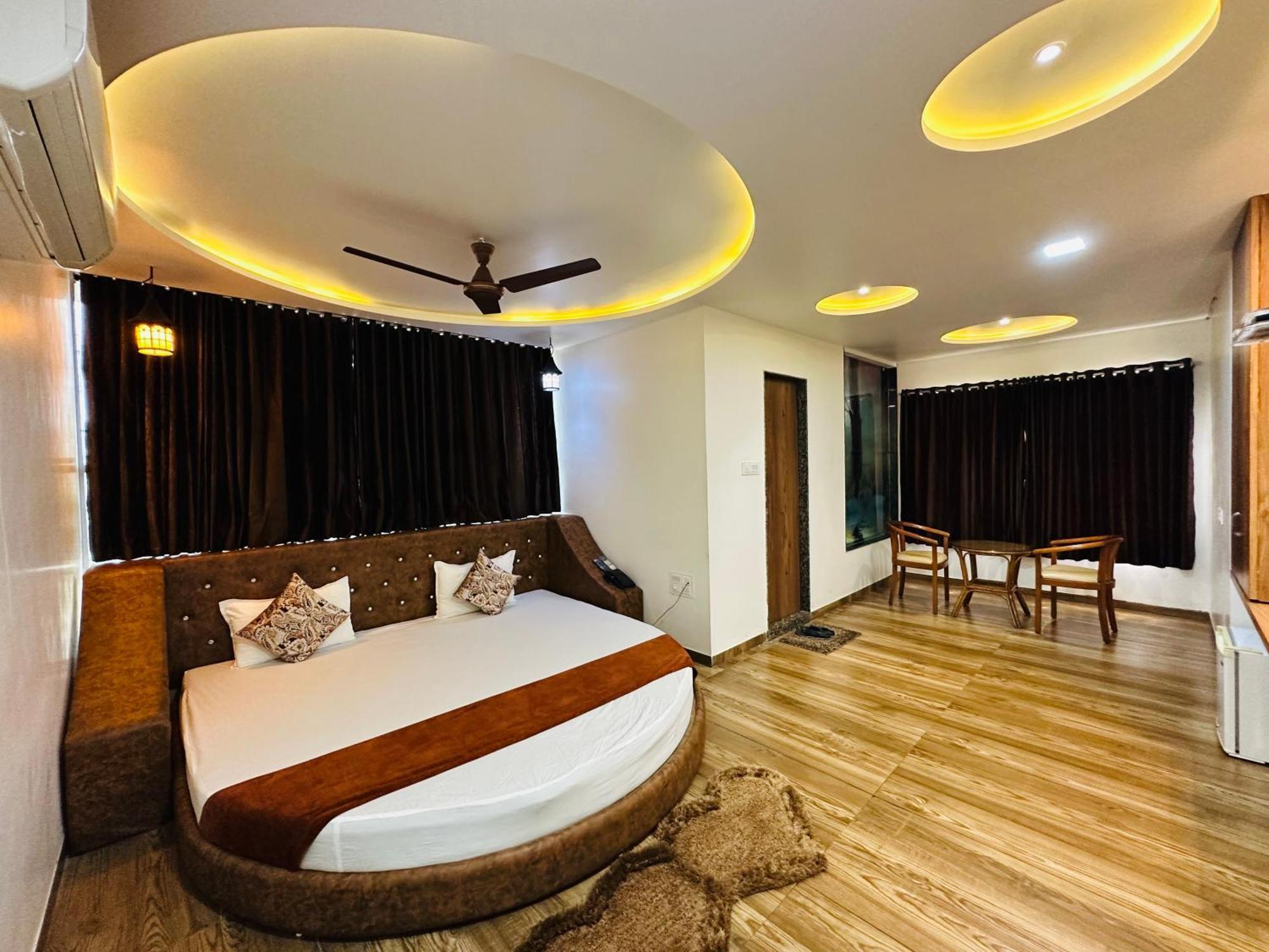 Hotel The Grand Piano - Best Business Hotel In Patan Exterior foto